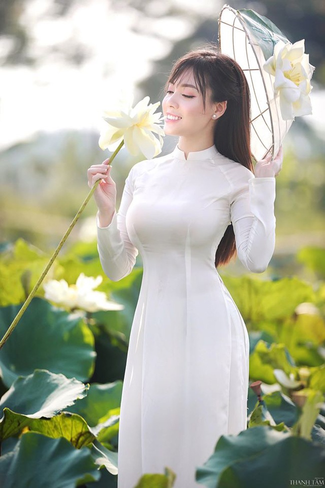 Nổi như cồn vì quá gợi cảm, 3 cô giáo xinh đẹp giờ ra sao? - 7