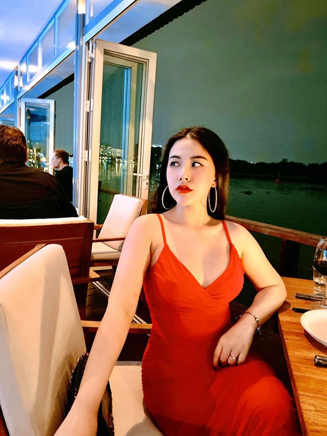 Nổi như cồn vì quá gợi cảm, 3 cô giáo xinh đẹp giờ ra sao? - 19