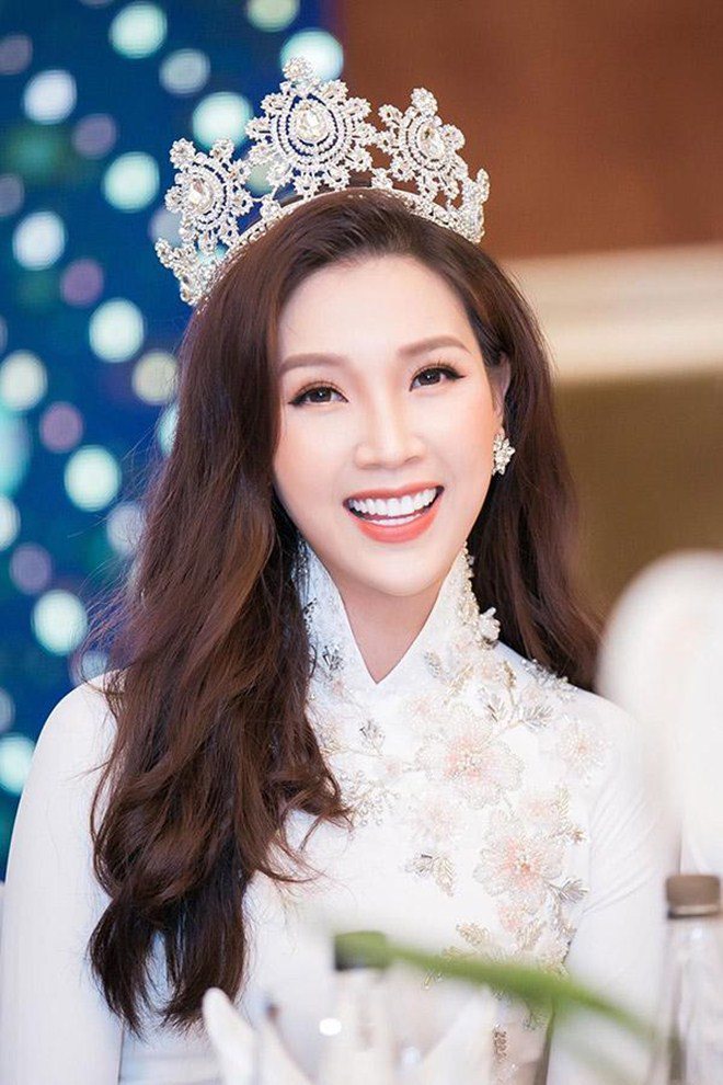 Đẻ thường khỏe mạnh, người đẹp Hoa hậu Việt Nam mở mắt thấy nằm giữa vũng máu - 1
