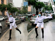 Thời trang - Mang giày cao 7 phân tạo dáng dưới trời mưa, H'Hen Niê xém tí là "vồ ếch"