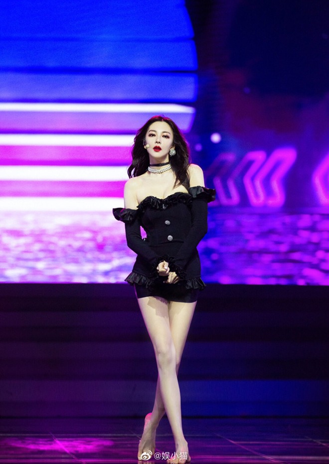 U40 đã 2 con, amp;#34;Song Hye Kyo Trung Quốcamp;#34; vẫn nuột nà, nhìn xuống chân mới amp;#34;lác mắtamp;#34; - 5