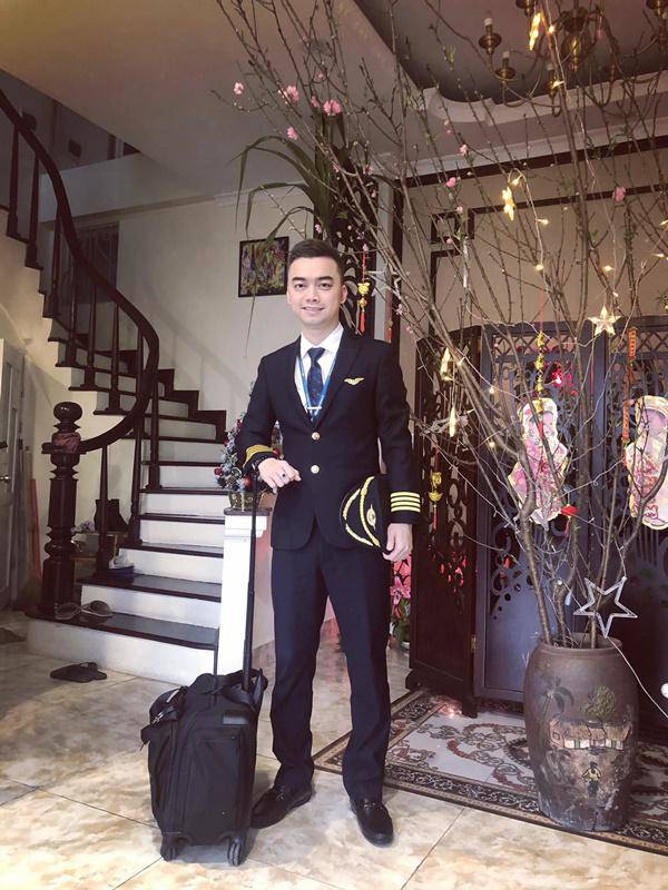 Sau khi amp;#34;đứt gánhamp;#34; với Âu Hà My, cơ trưởng Hà Duy phong độ, sự nghiệp amp;#34;như diều gặp gióamp;#34; - 7