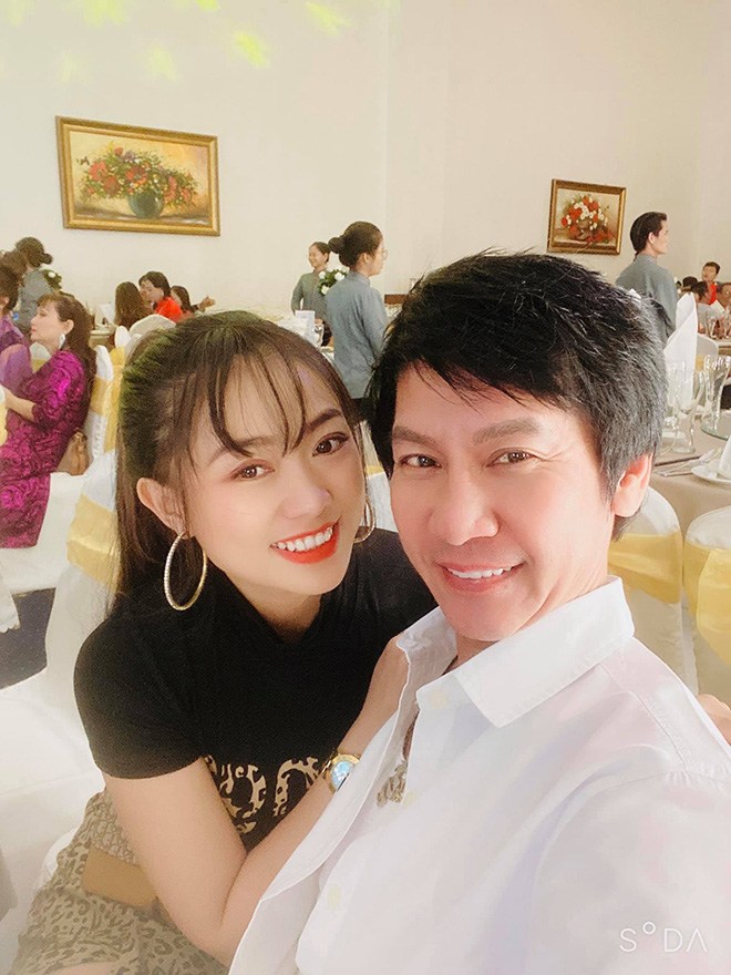 Chồng cũ danh hài Kiều Oanh lấy vợ hai kém đến 30 tuổi: amp;#34;Cưới 5 năm giờ càng mặn nồngamp;#34; - 10