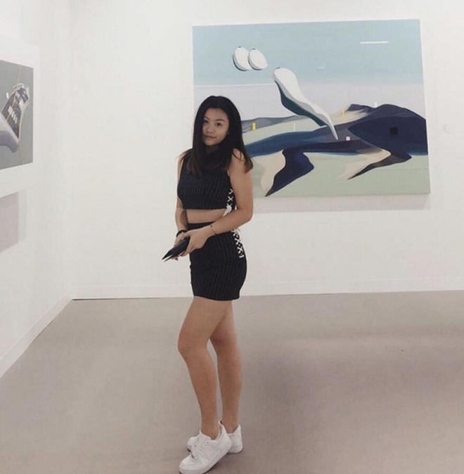 Mới 15 tuổi nhưng con gái thứ 2 của biểu tượng gợi cảm Hong Kong đã phổng phao, cao lớn - 6