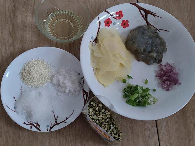 4 cách làm món cháo tôm khoai tây cho bé bổ não, giàu canxi - 1
