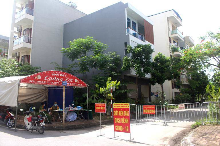 Hải Dương: Đang bị cách ly tại nhà, nam sinh viên trốn lên phòng trọ... làm bài tập - 1