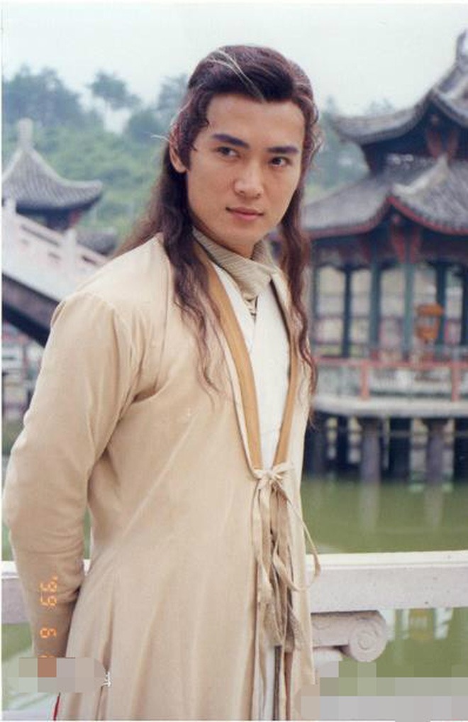 Mới 52 tuổi, amp;#34;Triển Chiêuamp;#34; Tiêu Ân Tuấn đã phát tướng, tóc lốm đốm bạc như ông cụ 70 - 3