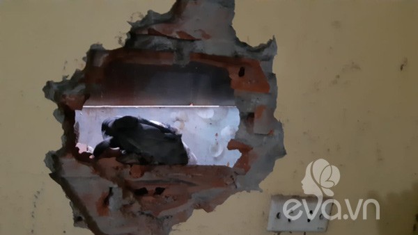 Vụ bé sơ sinh bị bỏ giữa khe tường: amp;#34;Nghe âm thanh lạ như tiếng mèo kêu từ 3h sángamp;#34; - 5