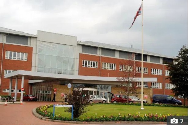 Chôn cất người ông xong xuôi, 1 ngày sau gia đình tá hỏa phát hiện sự thật - 2