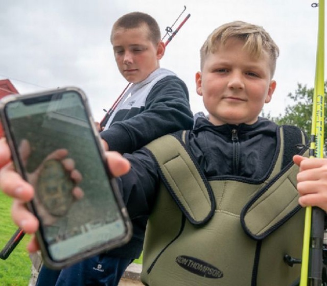 Đem vật lạ bên bờ sông về nhà vì tưởng hóa thạch, cậu bé tá hỏa khi biết sự thật - 2