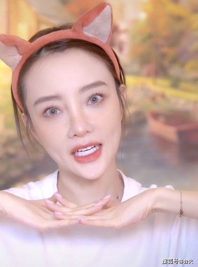 Nhan sắc của tiểu Hoa đán bị chồng bỏ: Khoe mặt mộc già đi hẳn 10 tuổi - 4