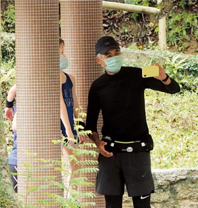 Tài sản 16 nghìn tỷ nhưng Châu Nhuận Phát mặc đồ cũ, việc nhà amp;#34;tự thân vận độngamp;#34; - 3