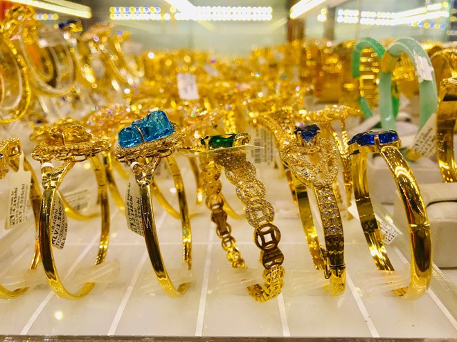 Tin tức 24h: Bất ngờ chân dung chủ quán nướng bắt cô gái quỳ xin lỗi vì chê đồ ăn - 5