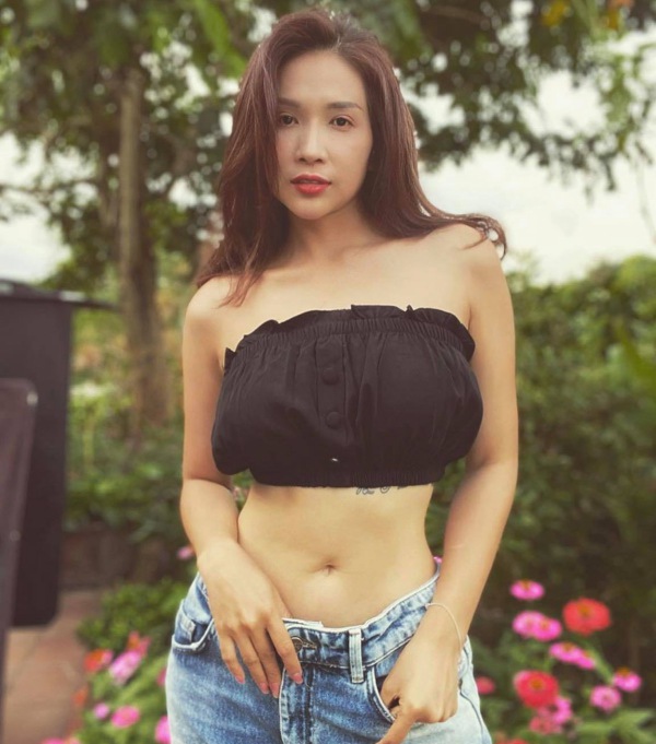 Khoe gương mặt sắc sảo, Khả Như lại bị chê vì chiếc cằm nhọn hoắt xuyên thủng vạn vật - 1