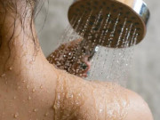 Sức khỏe - Thấy 5 dấu hiệu này trước khi tắm nên dừng ngay kẻo có thể mất mạng rất nhanh