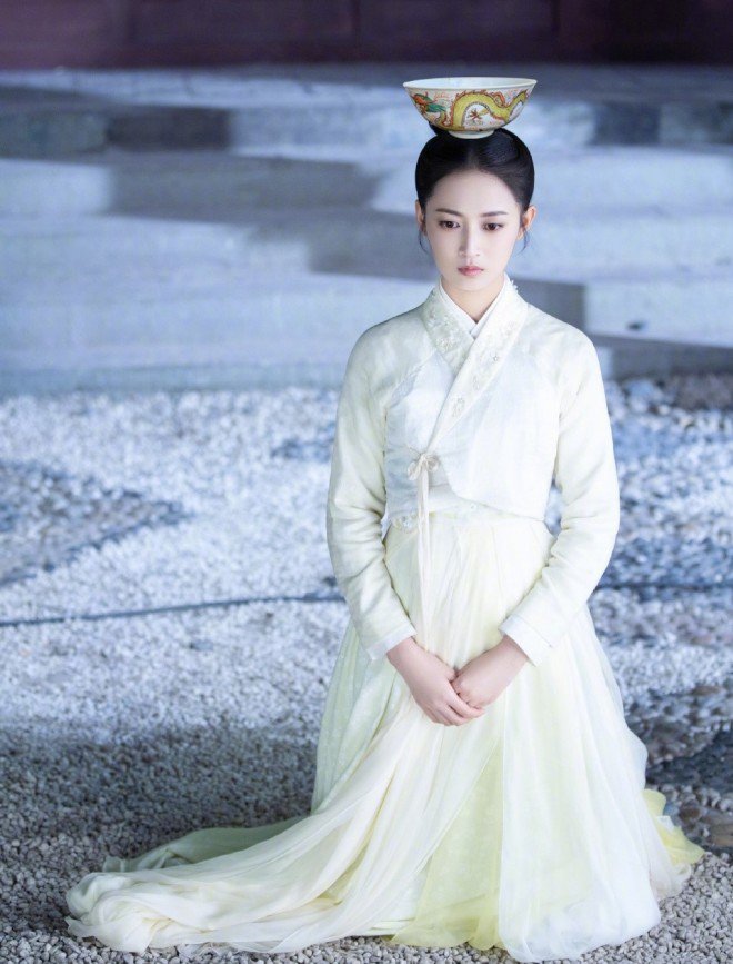 Một mình “cân” 2 vai, người đẹp Hương Mật Tựa Khói Sương gây chú ý vì nhan sắc đỉnh cao - 7