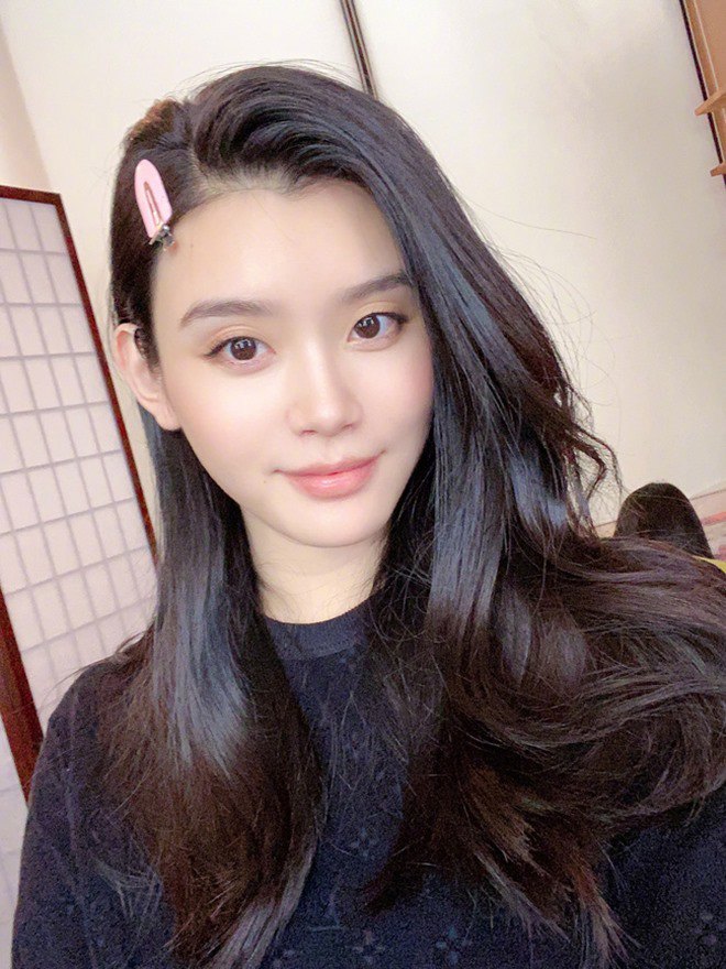 Làm dâu nhà amp;#34;vua sòng bàiamp;#34;, chân dài Cbiz phải từ bỏ điều này vì mẹ chồng - 3