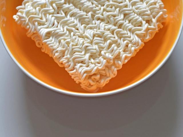 Tiếp viên hàng không sẽ không bao giờ ăn những món này trên máy bay, đây là lý do