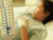 Sức khỏe - Cô gái 17 tuổi qua đời vì ung thư thận, BS tìm hiểu nguyên nhân rồi mắng té tát mẹ