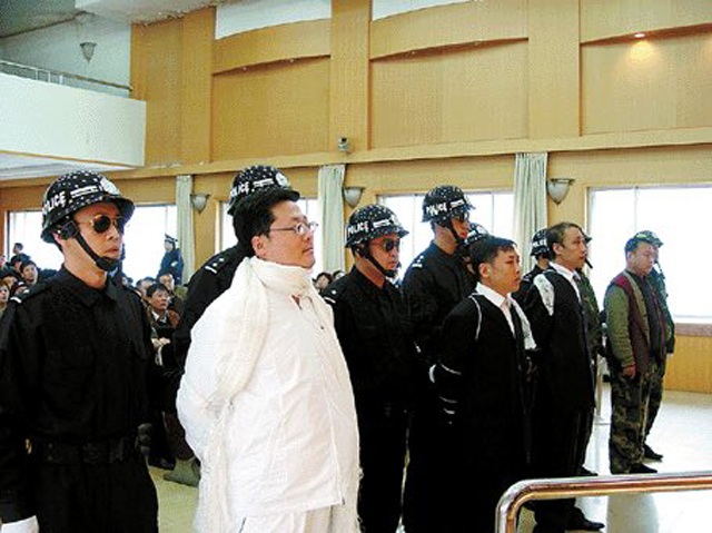 Đại gia được tôn amp;#34;phù thủy kinh doanhamp;#34;, 40 tuổi nhận án tử và 8 chữ cuối trước khi chết - 6