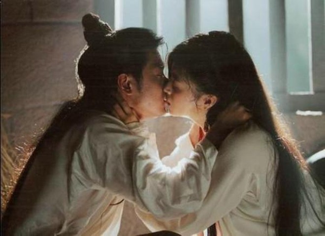 Là mỹ nam không tuổi nhưng Lâm Chí Dĩnh làm Lâm Tâm Như và bạn diễn nữ hoảng khi hôn - 3