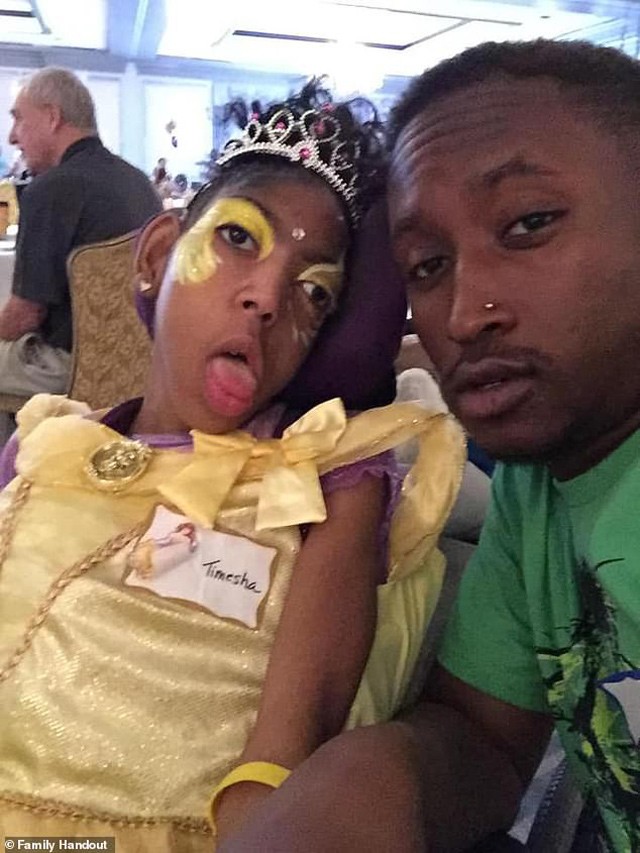 Chuẩn bị đem chôn cất, nhân viên nhà tang lễ phát hiện sự thật khi mở quan tài - 1