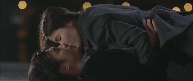 Hai cô Linh của Tình Yêu Và Tham Vọng - Đừng Bắt Em Phải Quên đáng ghét chẳng kém nhau! - 10