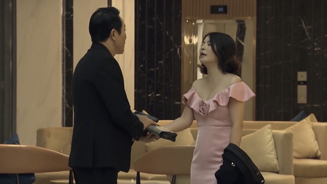 Hai cô Linh của Tình Yêu Và Tham Vọng - Đừng Bắt Em Phải Quên đáng ghét chẳng kém nhau! - 7