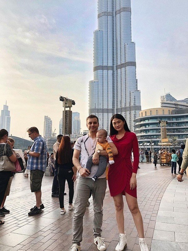 Lấy chồng Tây, Kha Mỹ Vân sang nuôi con ở xứ vàng Dubai, thuê giúp việc cũng mất 17 triệu - 15