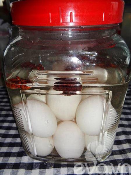 Cách làm trứng vịt muối ngon tại nhà đơn giản mà không tanh - 3