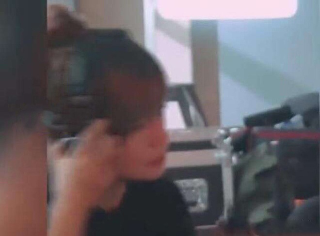 Lần đầu Triệu Vy nổi giận, ném đồ đạc lung tung, lớn tiếng quát mắng diễn viên - 2