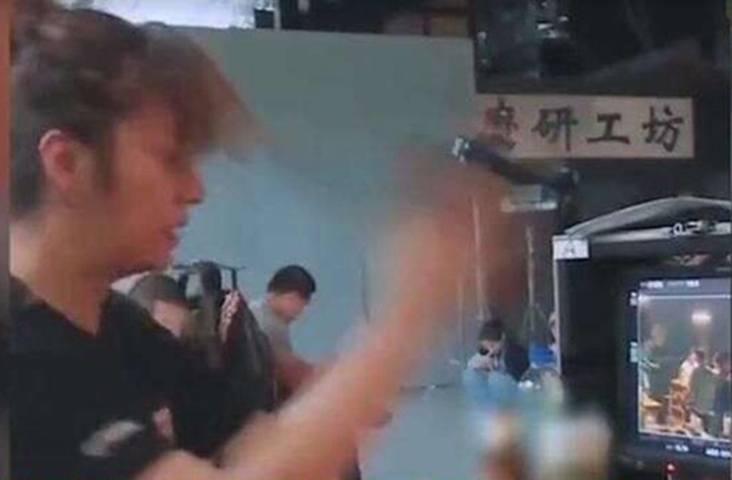 Lần đầu Triệu Vy nổi giận, ném đồ đạc lung tung, lớn tiếng quát mắng diễn viên - 3