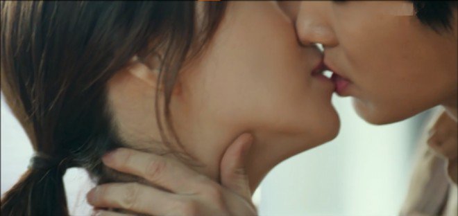 Hoa Của Quỷ: Phim amp;#34;đốt mắtamp;#34; người xem bằng những màn nóng bỏng của vợ chồng amp;#34;Juliet xứ Hànamp;#34; - 3