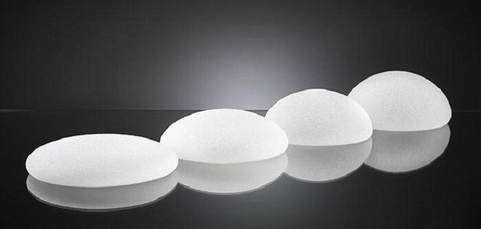 Khoe body mướt mát, Lan Ngọc bị dân tình hỏi thẳng amp;#34;chị có đặt túi ngực không?amp;#34; - 14