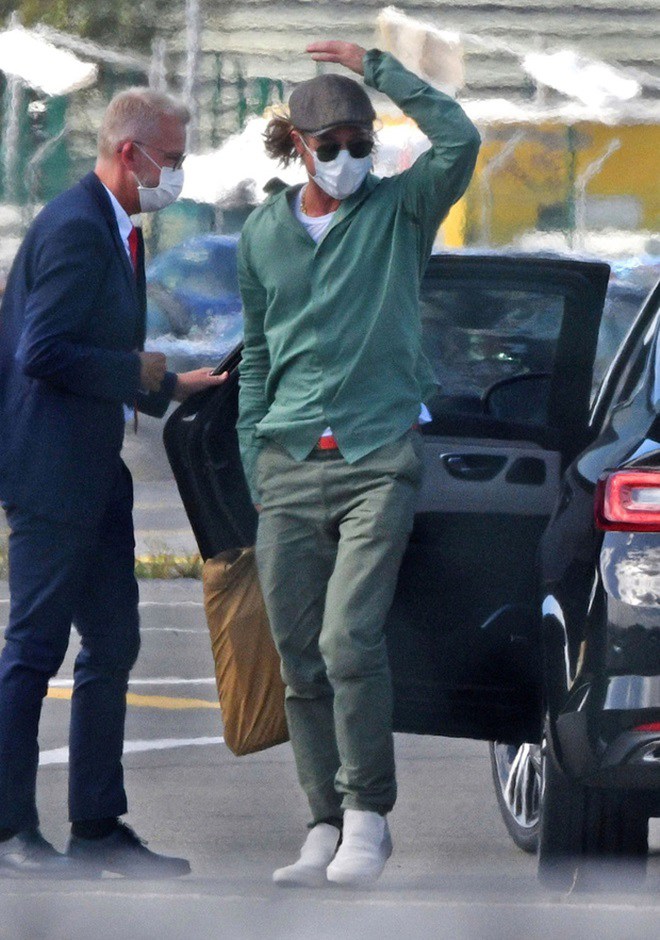 Không ngờ Brad Pitt đang qua lại với chân dài nóng bỏng, gương mặt giống Angelina Jolie - 1