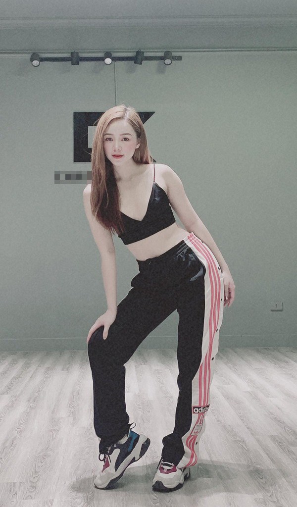 Khoe dáng nuột nà lên MXH, “Ngọc Đừng bắt em phải quên” bị soi ngay vòng 1 khiêm tốn - 3