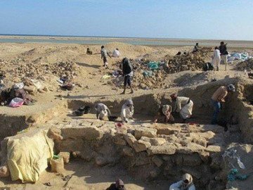 Hài cốt đứa trẻ ngủ 2.000 tuổi gây sốc vì… không phải người