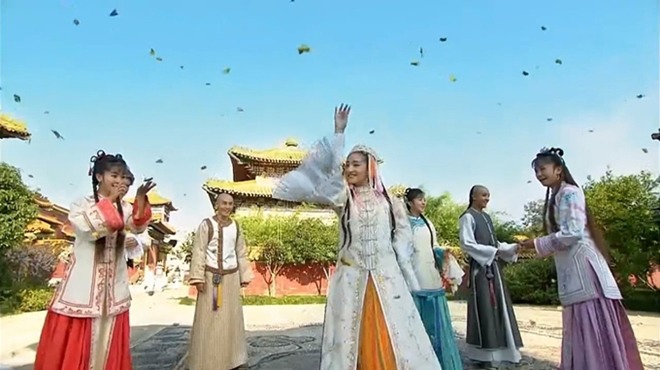 Sự thật giờ mới biết: Hoàn Châu Cách Cách tốn hơn 14 tỷ đồng cho vai Hàm Hương - 9