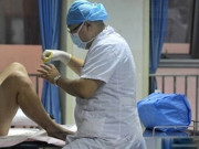 Bà bầu - Đi khám thai, mẹ trẻ đỏ mặt không dám nói với chồng về việc làm của nam bác sĩ