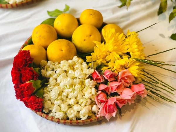 Mẹt hoa quả ngũ sắc amp;#34;sốtamp;#34; rằm tháng 7: Người bán tung hàng kiểu mới, có mẹt cả triệu đồng - 11