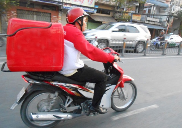 Shipper giao hàng đến tận cửa phòng ngủ, cô gái hoảng hốt khi được hỏi: amp;#34;Có mặc áo ngực không?amp;#34; - 1