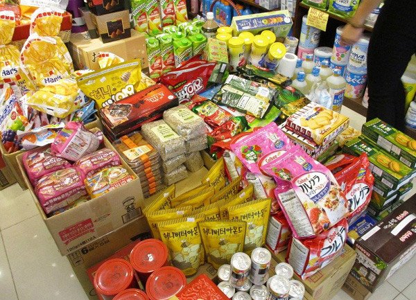 Tin tức 24h: Lời kể của nhân chứng vụ bé 6 tuổi rơi từ tầng 12 chung cư tử vong - 3