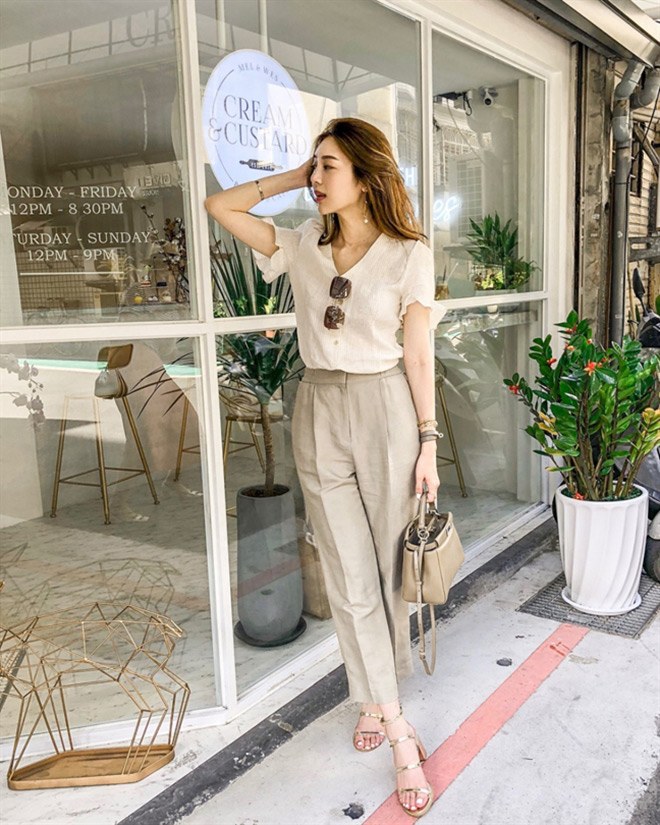 Trang phục màu nude amp;#34;hại đờiamp;#34; sao Việt từ streetstyle đến sân khấu: mặc cũng như không - 15