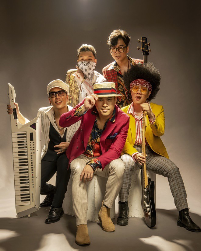 Trương Thế Vinh hé lộ hình ảnh mới bảnh bao, gây tò mò với ban nhạc mang tên amp;#34;Voi Biểnamp;#34; - 6