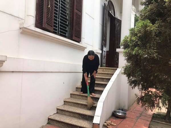 Nữ đại gia chân đất dặn con: amp;#34;Mẹ sẽ không để lại nhiều tiền bạc cho các conamp;#34; - 1