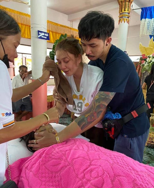 Thái Lan: Bé gái tử vong sau khi tiêm vắcxin ung thư cổ tử cung, nghi do BS sơ suất - 1