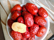 Sức khỏe - Táo đỏ có tác dụng gì và cách ăn táo đỏ đúng cách