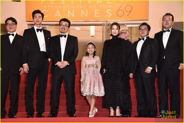 Ngôi sao 24/7: Mỹ nam Hàn như amp;#34;người khổng lồamp;#34; tại Cannes, phóng viên quốc tế khó amp;#34;dìmamp;#34; - 3