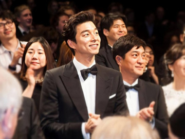 Ngôi sao 24/7: Mỹ nam Hàn như "người khổng lồ" tại Cannes, phóng viên quốc tế khó "dìm"