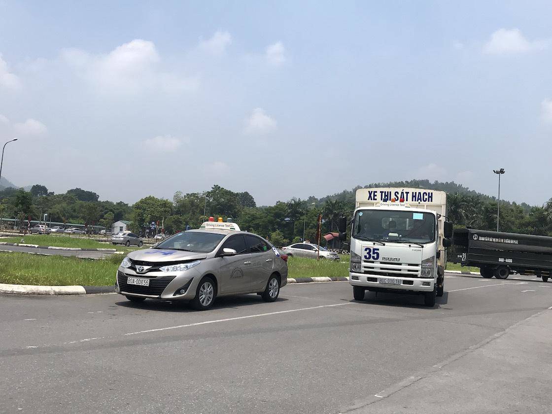 Chính phủ đồng ý giấy phép lái xe có 12 điểm/năm, vi phạm bị trừ hết điểm phải thi lại - 1